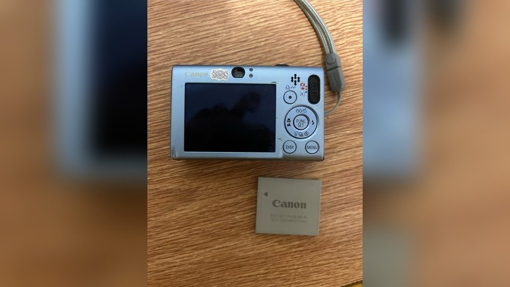 are camera batteries allowed on planes
