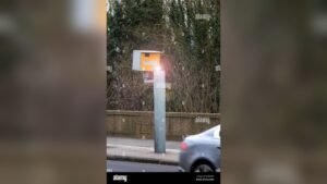 do speed cameras flash