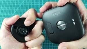 how to remove blink outdoor camera from mount