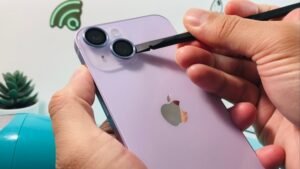 how to take camera case off