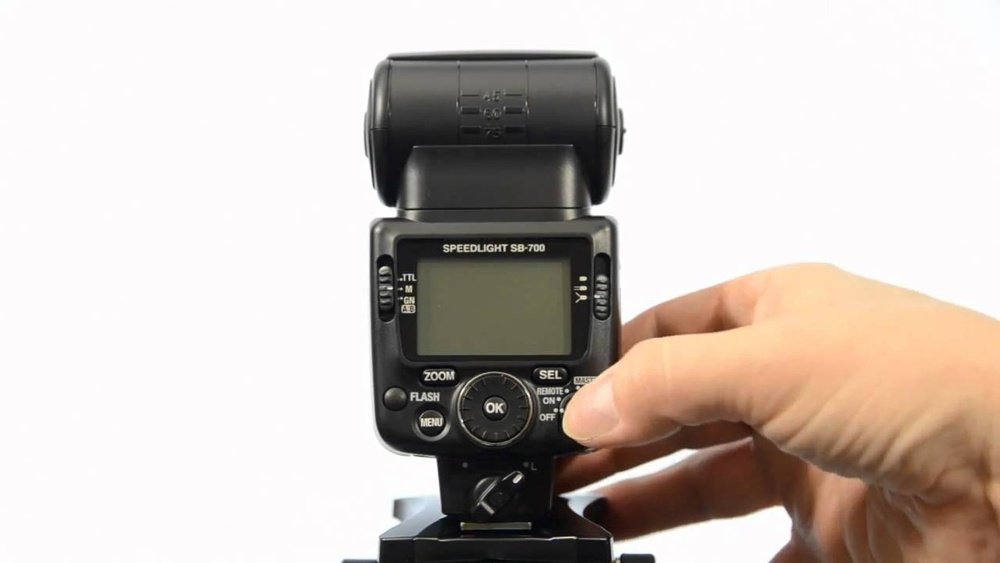 how to use speedlight sb 700