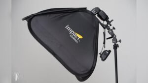 how to use speedlight with softbox