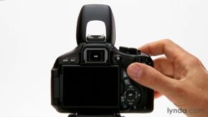 how to use the flash on a canon camera