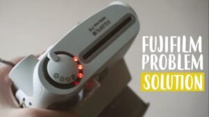 why is my fujifilm camera flashing red