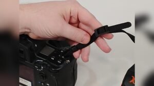 how to fix sony camera strap