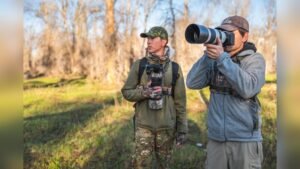 what camera strap do professionals use